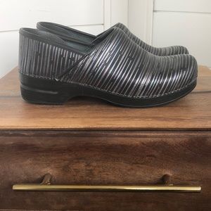 Dansko Clogs in excellent used condition